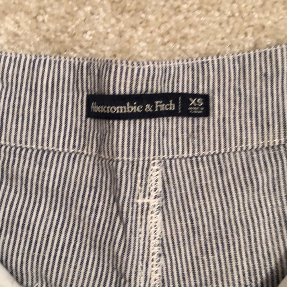 A&F Shorts - Picture 2 of 5